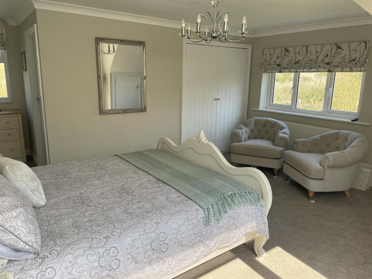 Woodland House * Wimborne Minster
